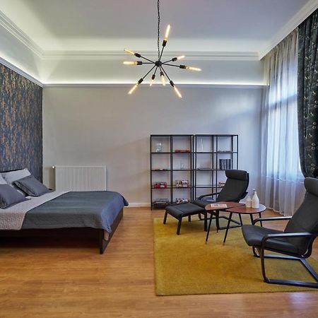 Nanirol Apartment At Gellert Bath Budapest Exteriör bild