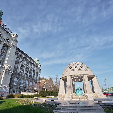 Nanirol Apartment At Gellert Bath Budapest Exteriör bild