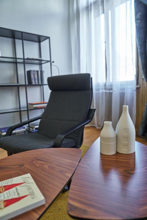 Nanirol Apartment At Gellert Bath Budapest Exteriör bild