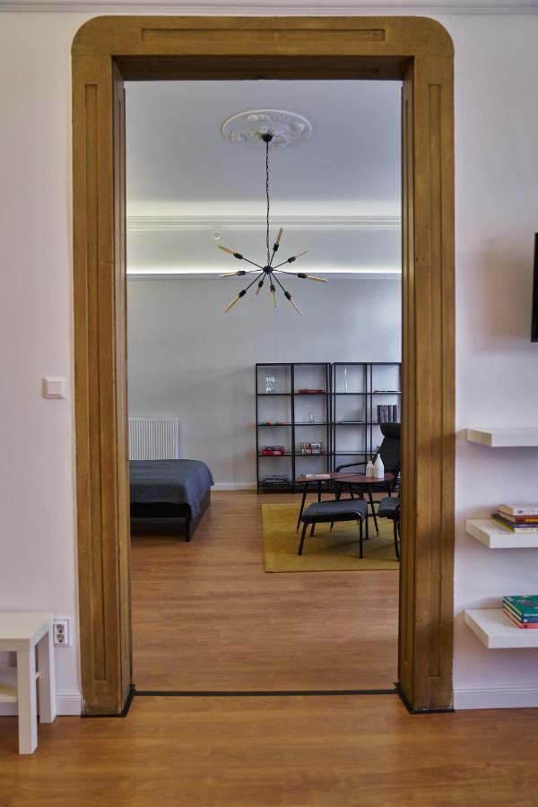 Nanirol Apartment At Gellert Bath Budapest Exteriör bild