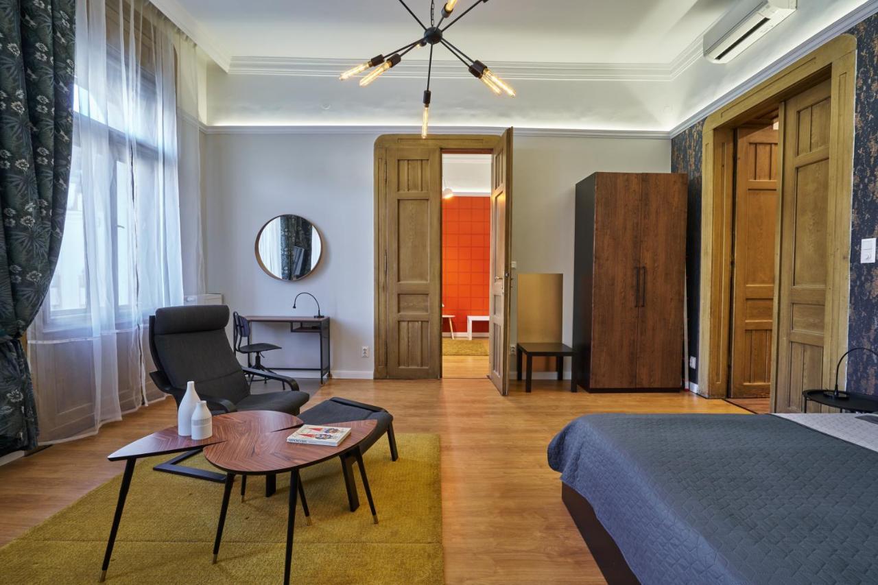 Nanirol Apartment At Gellert Bath Budapest Exteriör bild