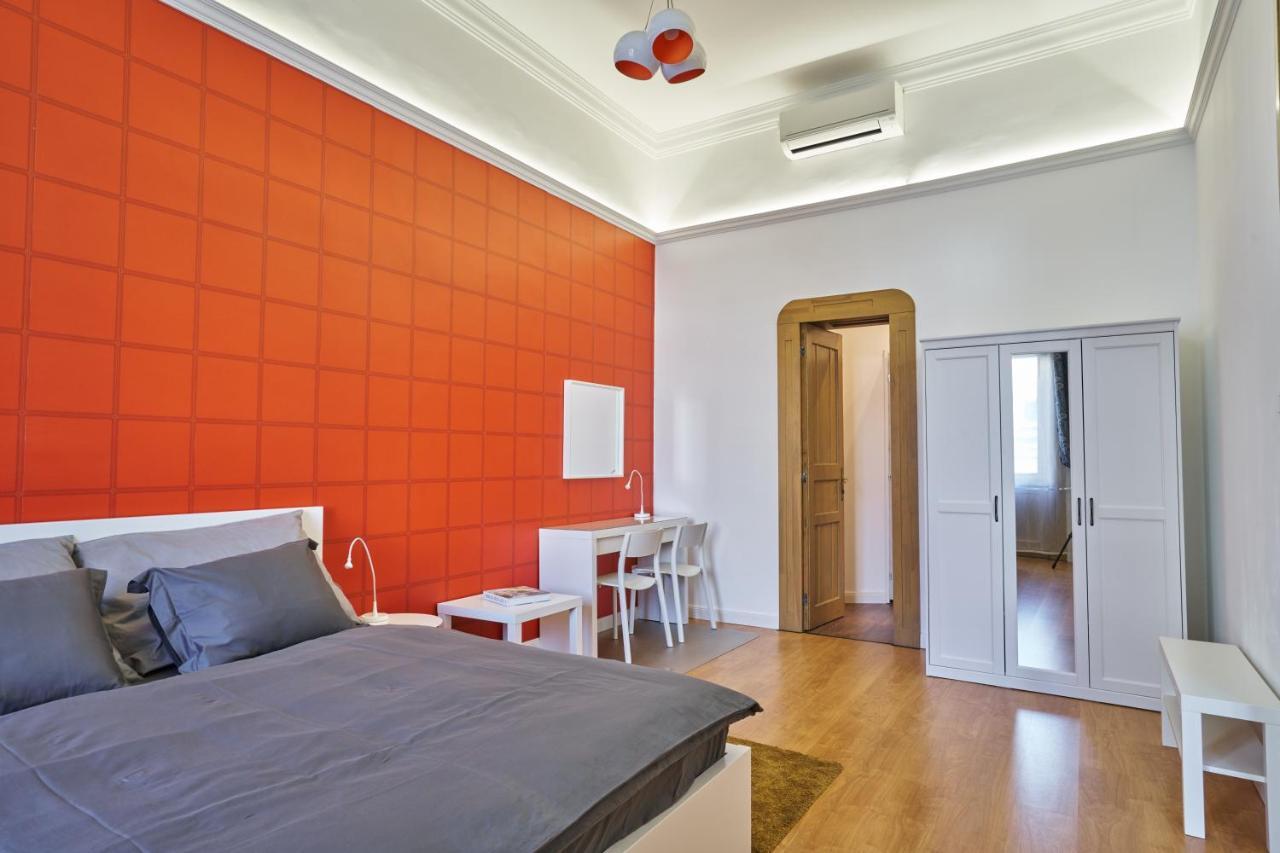 Nanirol Apartment At Gellert Bath Budapest Exteriör bild