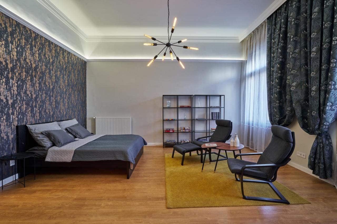 Nanirol Apartment At Gellert Bath Budapest Exteriör bild