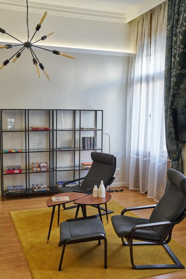 Nanirol Apartment At Gellert Bath Budapest Exteriör bild