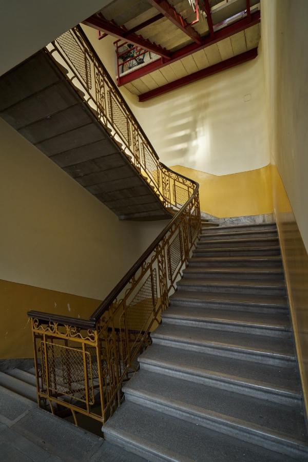 Nanirol Apartment At Gellert Bath Budapest Exteriör bild