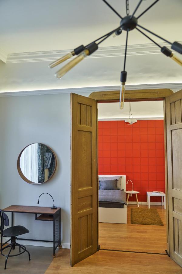 Nanirol Apartment At Gellert Bath Budapest Exteriör bild