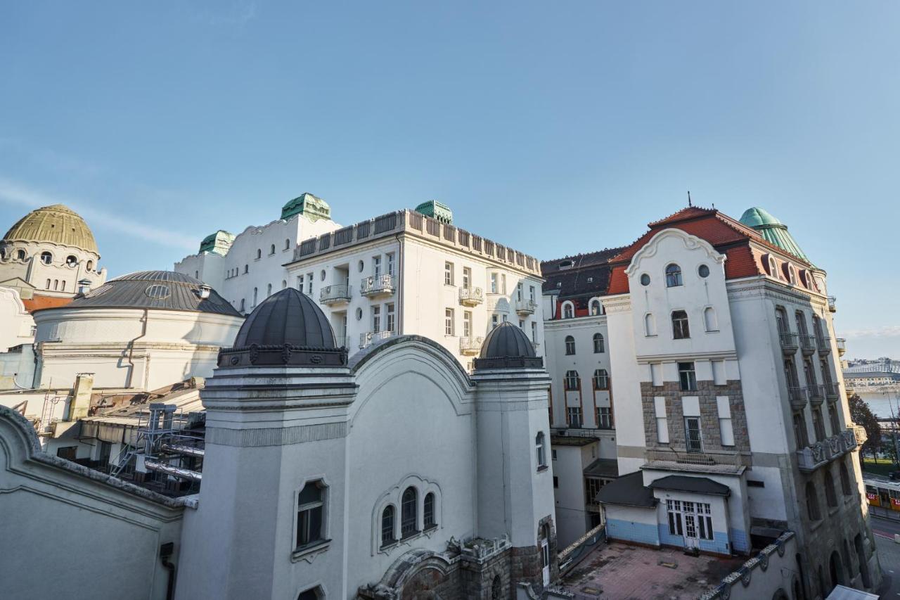 Nanirol Apartment At Gellert Bath Budapest Exteriör bild