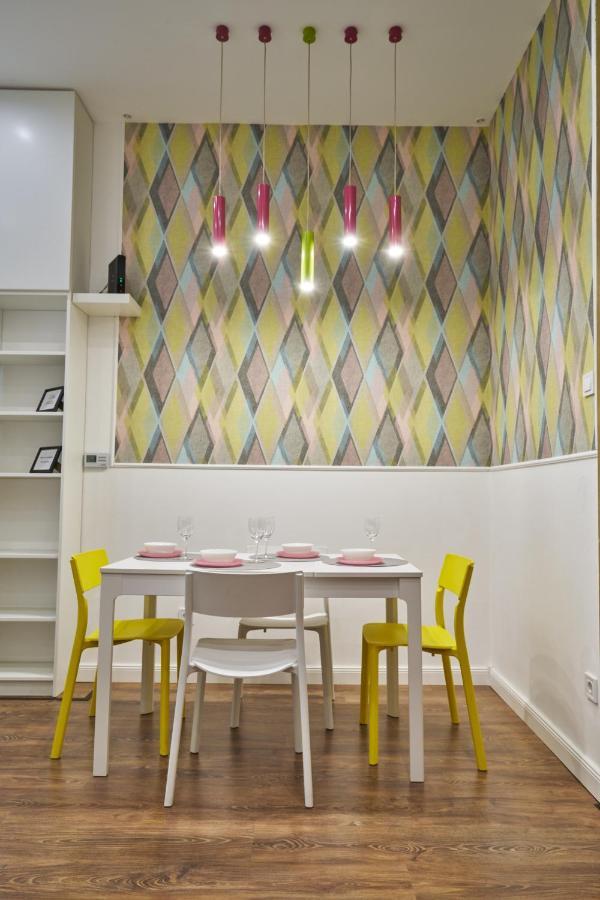 Nanirol Apartment At Gellert Bath Budapest Exteriör bild